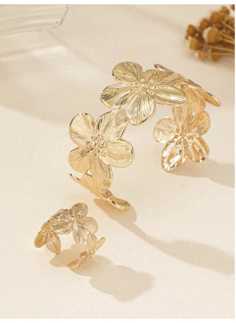 ڤيا طقم  أنيق مكون من قطعتين (إسوارة + خاتم) بتصميم كلاسيكي مينيمالي بنقوش الورق والزهور . - Image 2